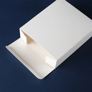 Pasirinktinis dydis 20x12x5 cm balta dėžutė