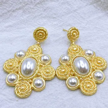 Prancūziška vintažinė perlų imitacija Geometrinis metalinis pakabukas Auskarai Prabangus viduramžių teismas Perdėtas temperamentas Fringed auskaras