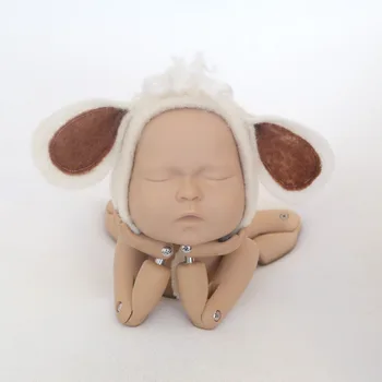Smėlio spalvos Naujagimio ėriuko kepurė Kūdikių avies variklio dangčio fotografijos rekvizitai Nėrimas Kūdikių ausys Variklio dangtis Kūdikio kepurė