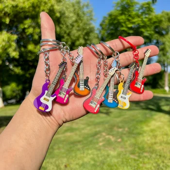 Naujo lydinio anime gitaros raktų pakabukas Mielas raktų pakabukas vyrui Moterų krepšys Automobilio raktų pakabukas Pakabukas Pakabukas Muzikos mylėtojų dovana