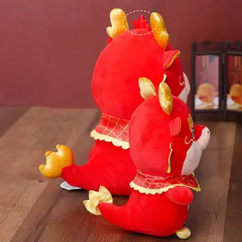 kinų drakono dekoravimo drakono metai Pliušinė lėlė siuvinėta kinų zodiako talismano žaislas 2024 m. pavasario šventei Mielas stovintis