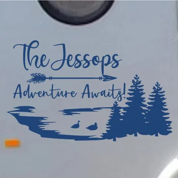 Personalizuota pavardė Rv ežeras Lipdukai Nuotykiai laukia Rv Kemperio miško kalnų automobilio lango dekoro lipdukas nuimamos freskos AA76