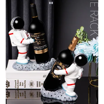 Kambario dekoro figūros Kūrybingas astronautas Vyno stovas Vyno spintelės papuošalai Šiuolaikinės prabangios astronautų dervos statulos namų dekoracijos
