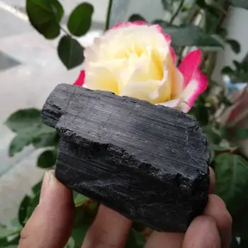 Didelis juodas turmalinas Gražus krištolo natūralus akmuo