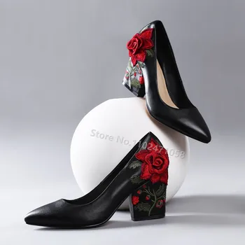Etninių rožių gėlių siuvinėtojas Moterys Aukštakulniai Kinų stilius Natūrali oda Smailus pirštas Kvadratiniai kulniukai Siurbliai Moteriški vakarėlių batai