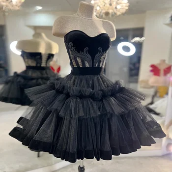 Juodos pakopos Tiulio trumpos namų suknelės Mielaširdingi raukiniai virš kelių Formalus vakarėlis Prom Gotikinė išleistuvių apranga
