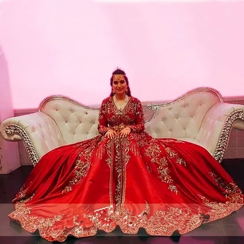 Elegantiškos marokietiškos Kaftano raudonos oficialios vakarinės suknelės su auksinėmis nėrinių aplikacijomis karoliukais V formos kaklas A linijos arabų įžymybių vestuvinė suknelė