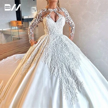 Dizaineris Satin Ballgown Nuotakos suknelė su koplyčios traukiniu Ilgos iliuzijos rankovės Vestuvinės suknelės moterims 2024 Nėrinių aplikacijos