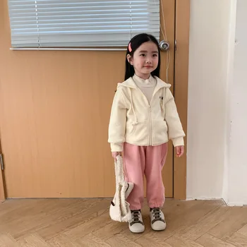 2024 Pavasario nauja mergaičių mada sportinis gobtuvas su gobtuvu Vaikų megztinis Vienspalvis sportinis paltas Sutirštintas mergaičių sporto rinkinys