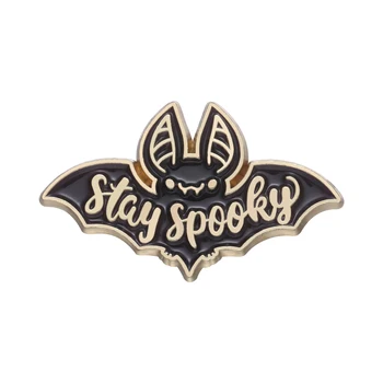 Black Bat Emal Pins Metal Badge Stay Spooky Custom Sagėlė Papuošalai Animal Punk Halloween Gift Goth Dark Wholesale for Friends