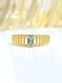Stilingas, paprastas, prabangus, paauksuotas sidabrinis žiedas, inkrustuotas importuotu daug anglies dioksido turinčiu deimantu, universalus, kasdienė korėjietiška versija